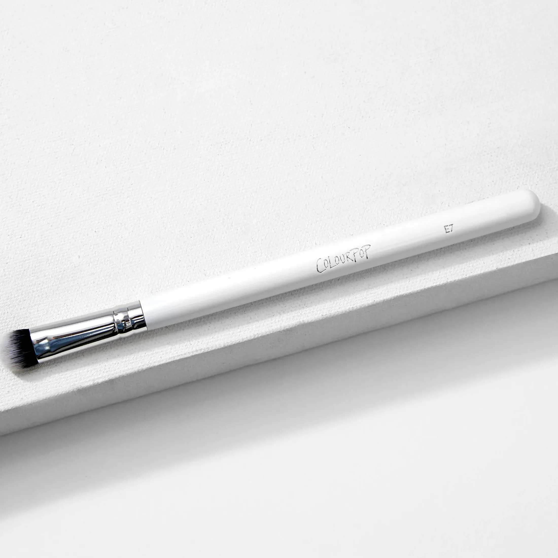 ColourPop Eye & Brow Brushes|Face Brushes*Medium Dome Brush Eye Brush